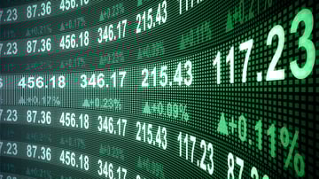 الفرق بين تداول عقود مقابل الفروقات وتداول الأسهم