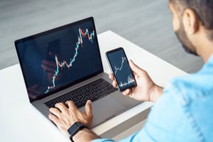 تداول السلع شرح كيفية الاستثمار خلال عام 2025